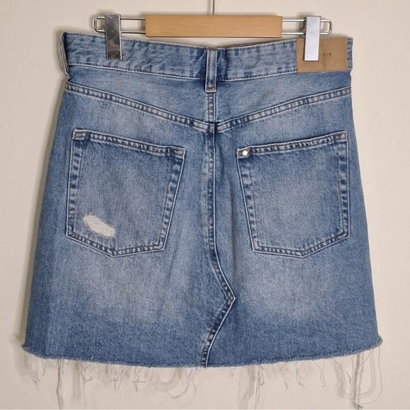 & Denim  button fly distressed bias cut jean skirt SZ 8 - Picture 2 of 7